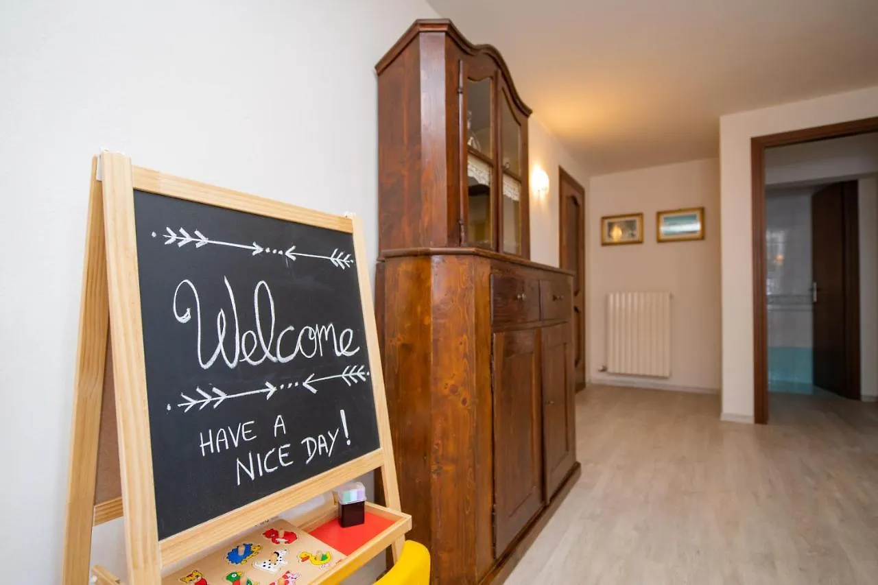 Apartment Il Cortiletto - Appartamento Lores Manerba del Garda